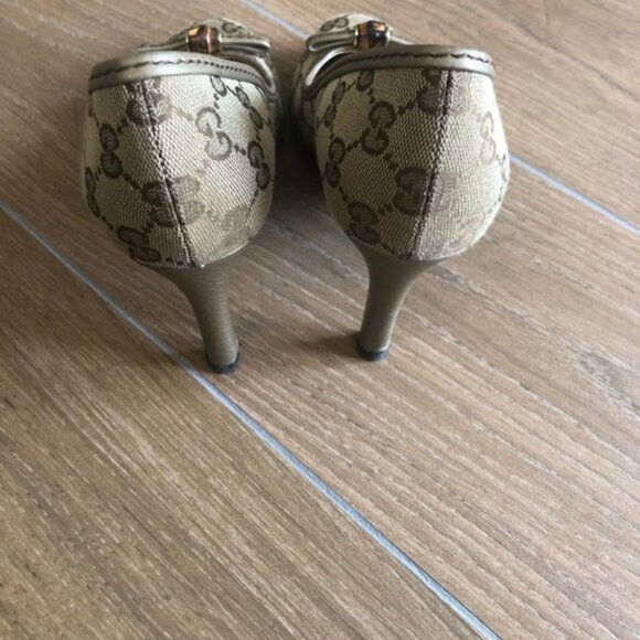 GUCCI MONOGRAM HEELED PUMPS - PURCHASED IN ITALIA - Picture 2 of 7